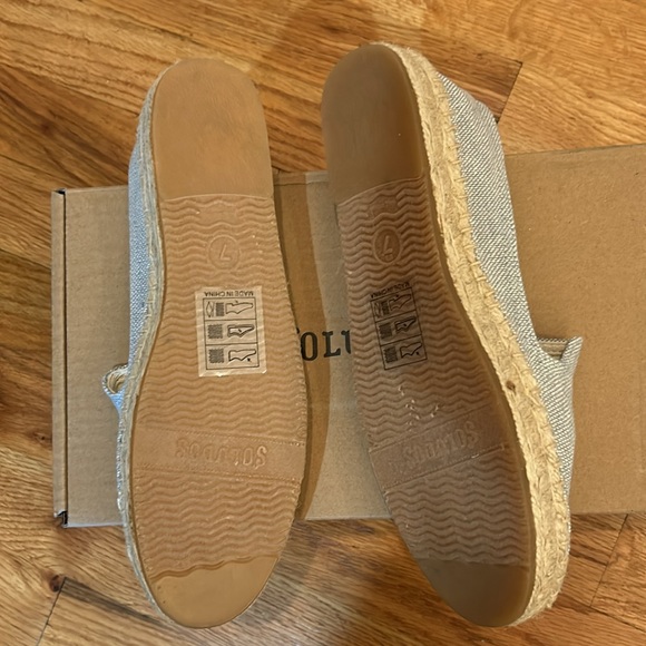 Soludos flat chambray espadrilles!!🍋🍋 - Picture 2 of 3